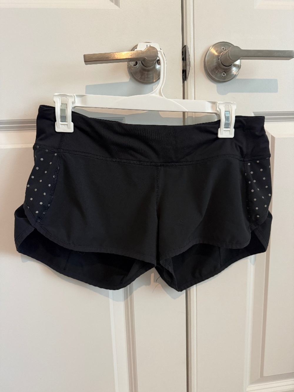 Lululemon Low Rise Running Shorts 2.5”